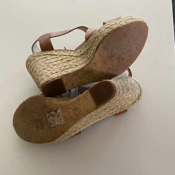 Michael Kors Giovanna brown leather wedge - Picture 6 of 6